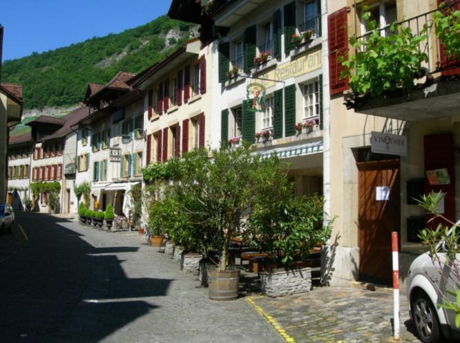 Hotel Zum Alten Schweizer Twann ภายนอก รูปภาพ