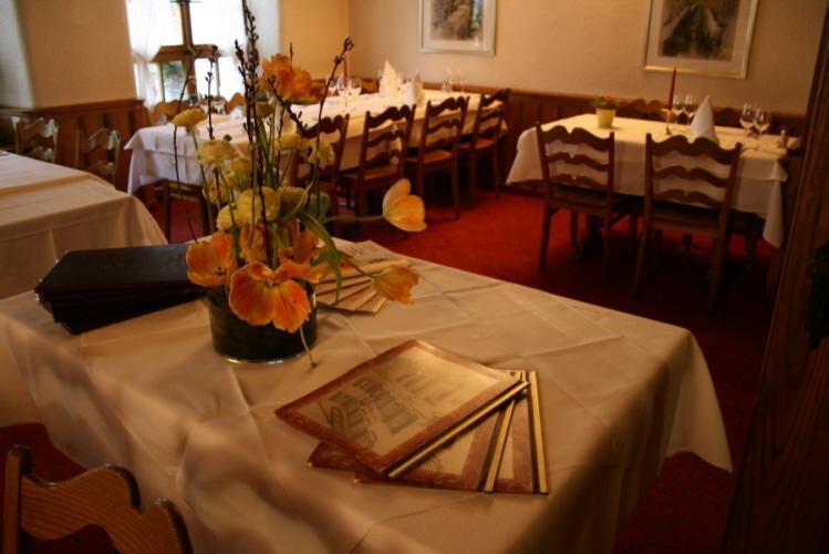 Hotel Zum Alten Schweizer Twann ภายนอก รูปภาพ